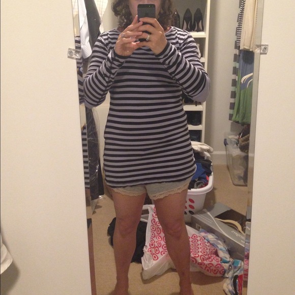 Purple/black stripe long sleeved lululemon top