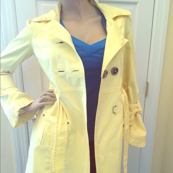 💢HOLD💢 XOXO Yellow Trench Coat