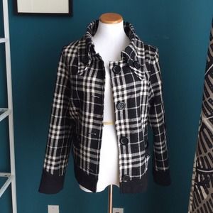 Plaid Jacket with strong collar