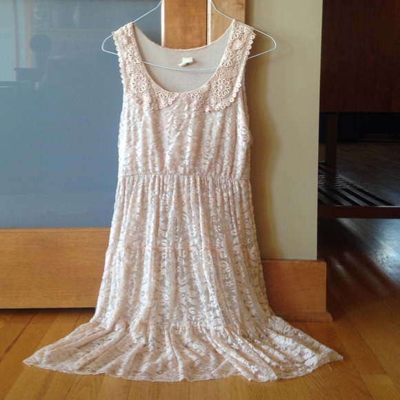 Mid-knee peach lacey summer dress