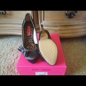 Betsey Johnson Nelson Pump
