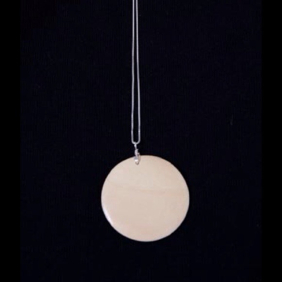 Voz round wood medallion - Picture 3 of 3