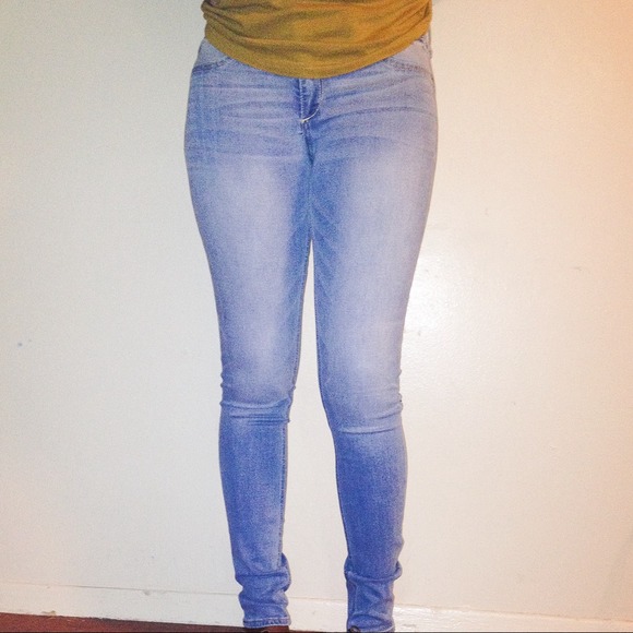 🔰SOLD🔰 {a&f} Light Blue Rinse Skinny Jeggings - Picture 4 of 4