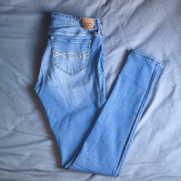 🔰SOLD🔰 {a&f} Light Blue Rinse Skinny Jeggings - Picture 2 of 4