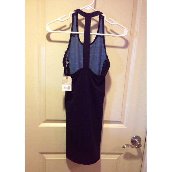 OBEY Illusions Dress - Picture 3 of 4