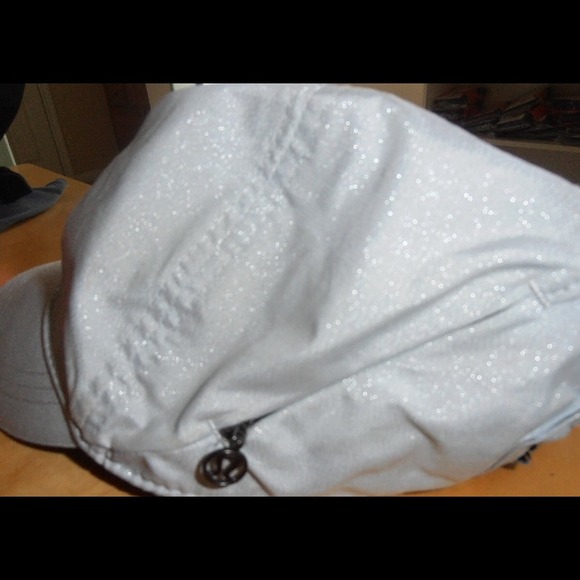 Lululemon go the distance run hat gray