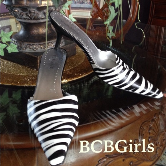 ⛔️SOLD⛔️BCBGirls kitten heels