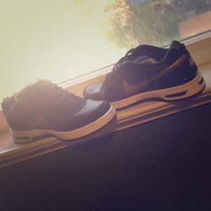 SOLD!! nike shoes - 5Y