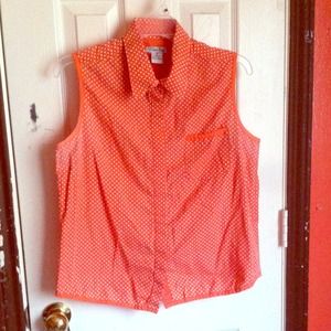 Sleeveless Collared button downed oxford