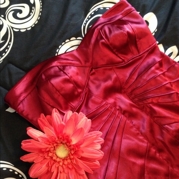 💕 gorgeous red satin trixxi dress - size 9