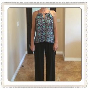 🌹SALE🌹NWOT VeronicaM Top