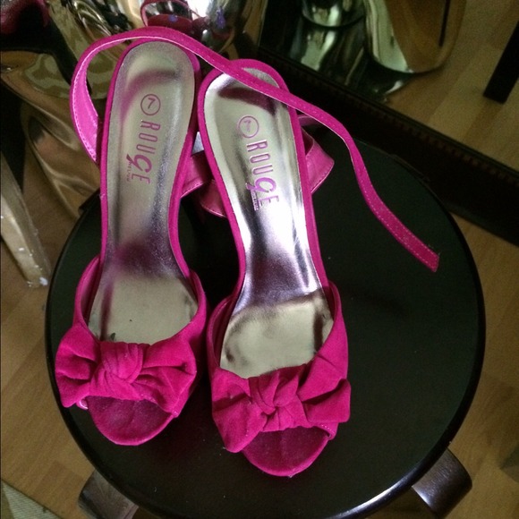 Hot Heel - Picture 2 of 3