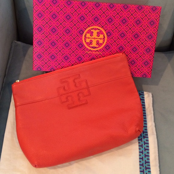 Tory Burch Clutches & Wallets - Tory Burch leather clutch