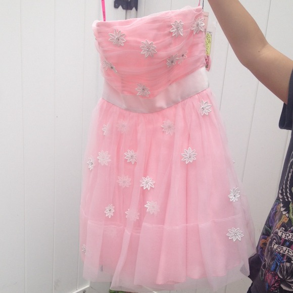 ‼️DONATED‼️Betsey Johnson Blush Cocktail Dress 4