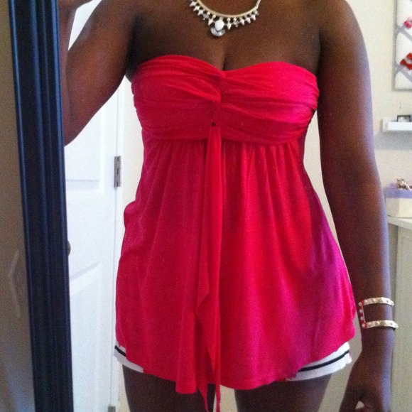 Flirty strapless top in rich fuschia