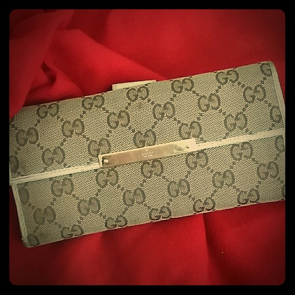 Authentic Gucci wallet