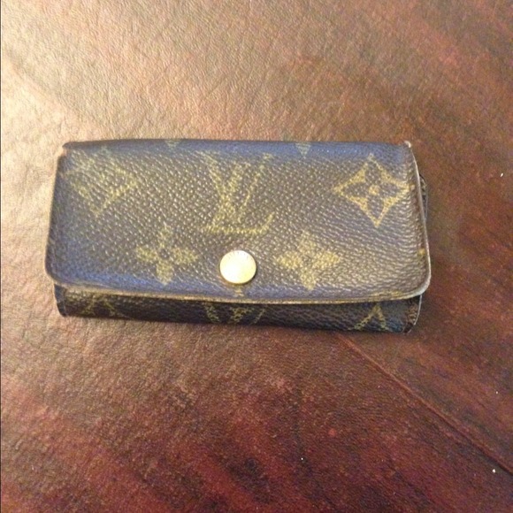 HOLD Authentic Louis Vuitton Multi Cles Key Holder