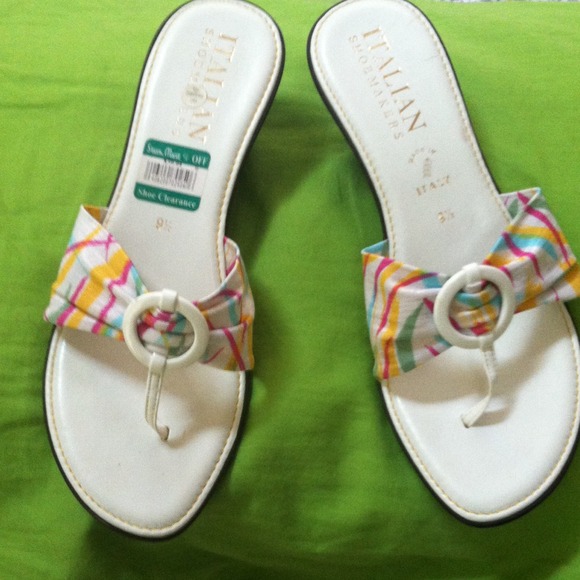 Comfy kitten heel thongs