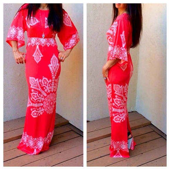 Dresses & Skirts - Stunning long maxi dress ONE DAY SALE