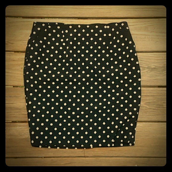 Cute polka dot forever 21 skirt! - Picture 1 of 2