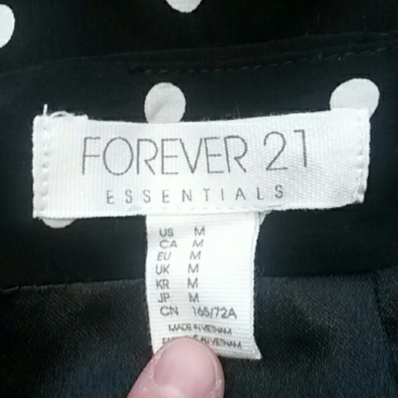 Cute polka dot forever 21 skirt! - Picture 2 of 2