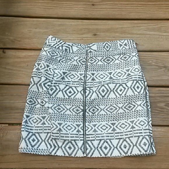 Aztec skirt! Never worn before! - Picture 2 of 3