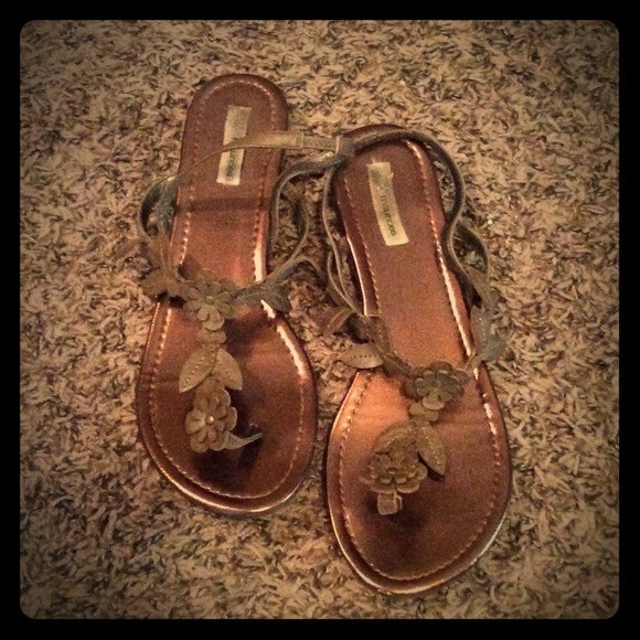 Brown flower sandals