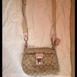 Coach Poppy Tan/Light Pink Swingpack Crossbody