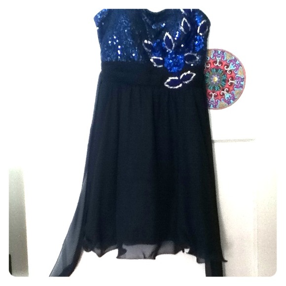 Formal dress. Homecoming/party occasions.