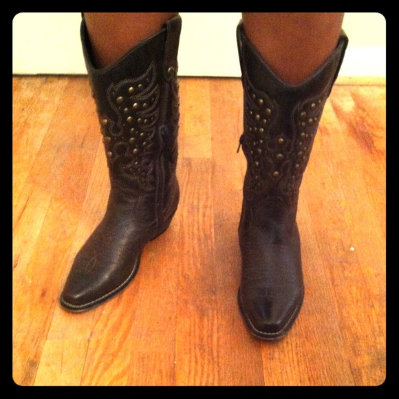 Dark brown cowboy boots, size 9
