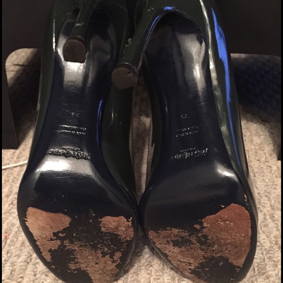 🚫SOLD🚫 Yves St. Laurent dark green pumps - Picture 2 of 4