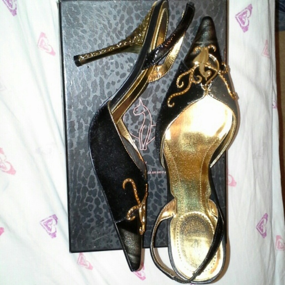 Black Honey Sling Pumps