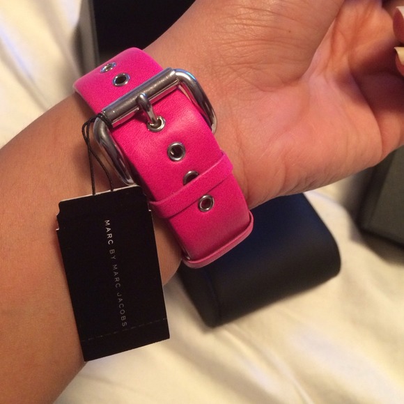 Brand new Marc Jacobs Watch in Pink - Picture 4 of 4