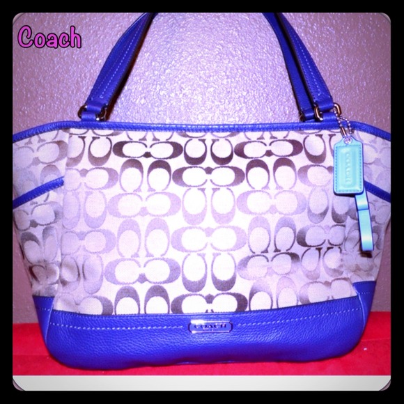*****SOLD***** Authentic Coach Tote (Purple)