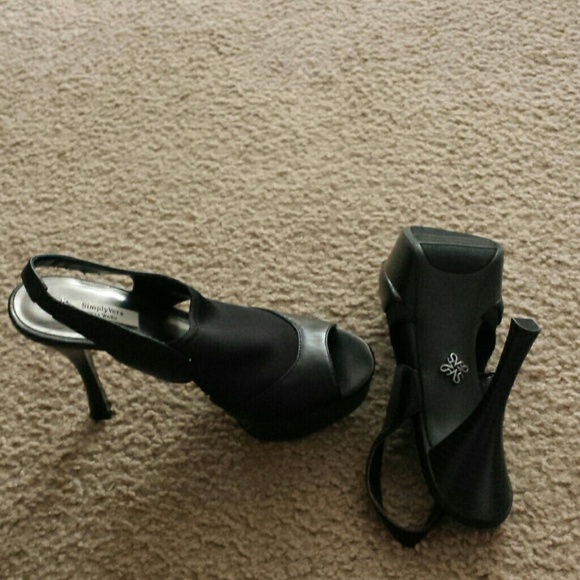 Simply Vera shoes size 8.5 NWOT