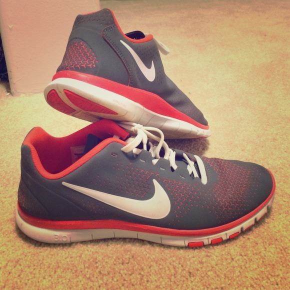 🚫SOLD🚫Size 8 Orange and Gray Nike Free 3.0