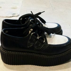 ❌SOLD❌ Black & white creepers