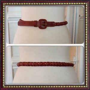 Elegant leather distressed belt