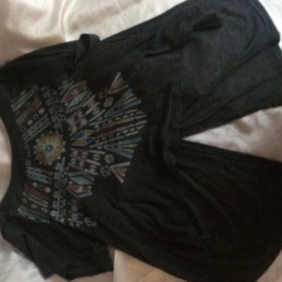 🚫🚫Traded🚫🚫Tribal shoulderless back slit top - Picture 3 of 3