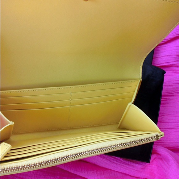 ✔️SOLD✔️Y Flap-Saint Laurent Large Leather wallet - Picture 3 of 4