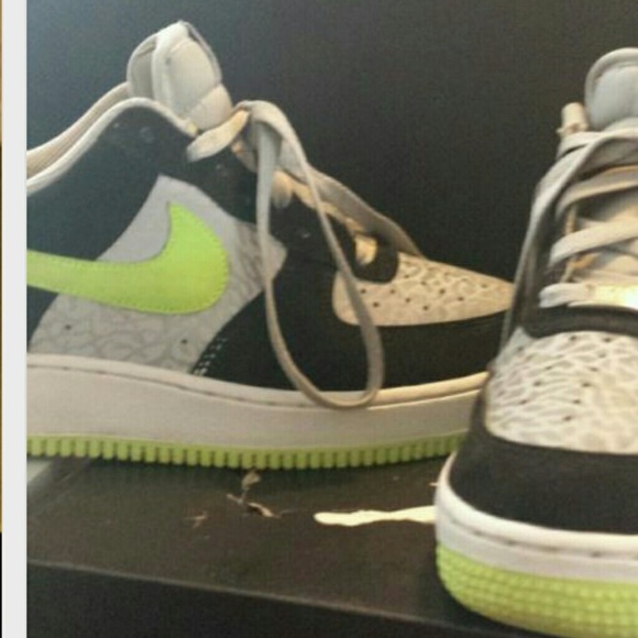 Nike Air force 1 blk silver and volt - Picture 2 of 3