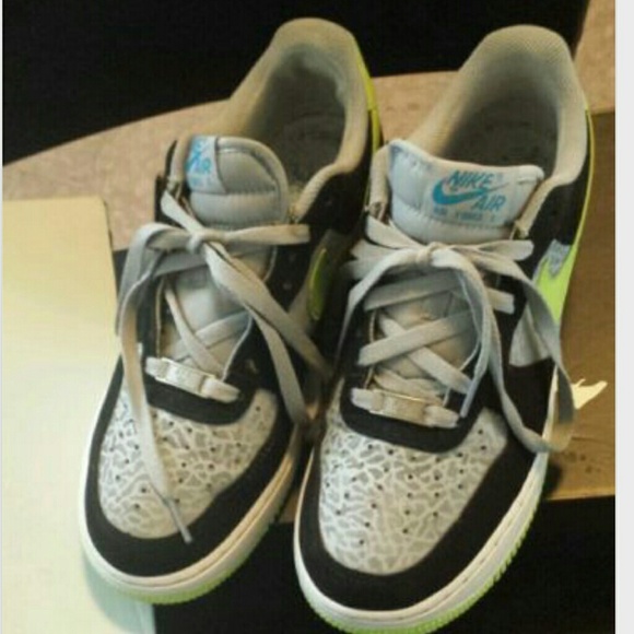 Nike Air force 1 blk silver and volt - Picture 3 of 3