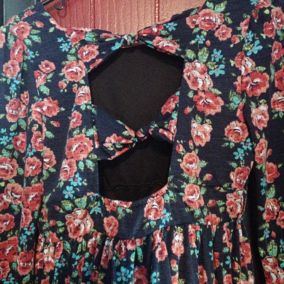 Deep blue floral dress with cutout back - Picture 2 of 2