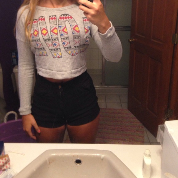 Long sleeve crop top sweater