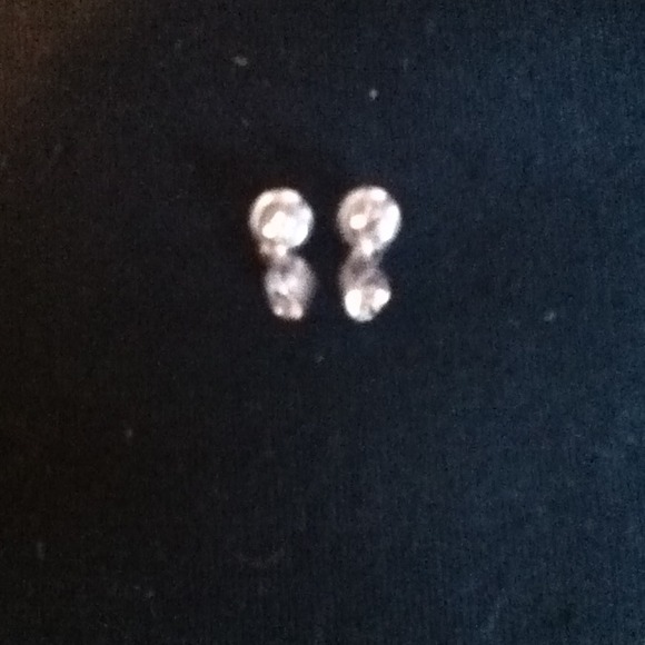 Earrings - Picture 1 of 1
