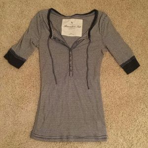 Ambercrombie & Fitch Quarter Length Sleeve Shirt