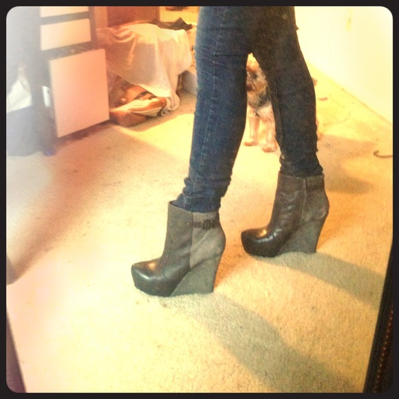 Jessica Simpson brown leather Dyllis Wedge Bootie