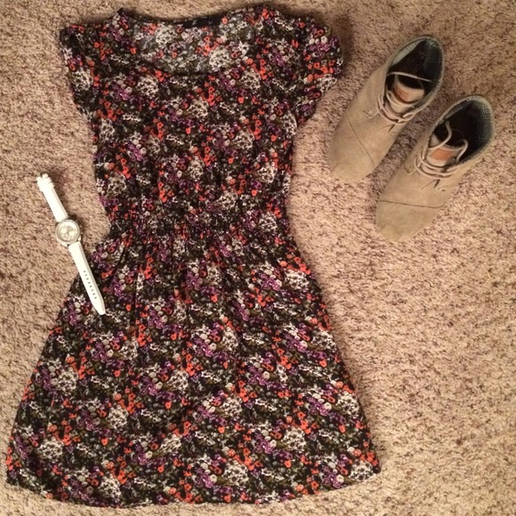 🚫SOLD🚫Forever 21 floral dress