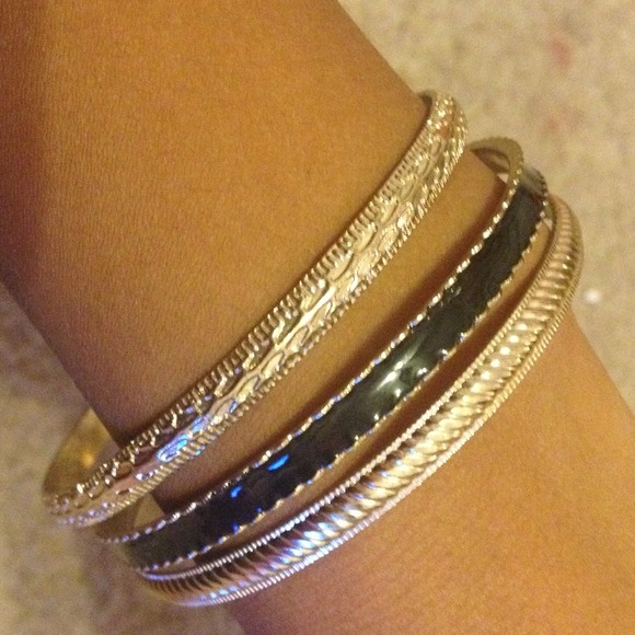 Bracelet bundle - Picture 3 of 4