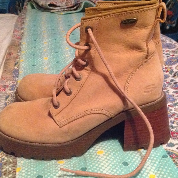 Womens sketchers boots